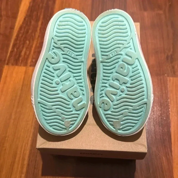 Native Girls' Jefferson Waterproof Slip On Sneakers - C6 - Picture 3 of 5